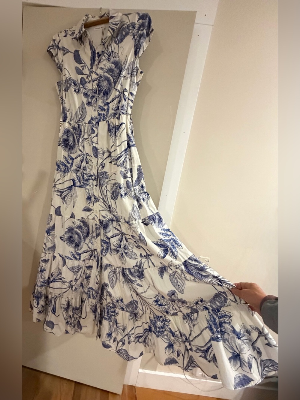 Avec Les Filles Blue and White Floral Maxi Shirt Dress NWT sz 6 - Picture 5 of 13